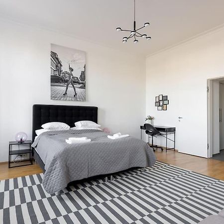 Franz 24 - Typical Viennese Apartment In The Heart Of Vienna Luaran gambar