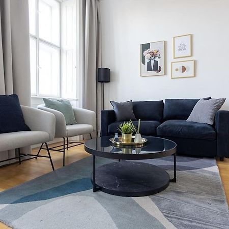 Franz 24 - Typical Viennese Apartment In The Heart Of Vienna Luaran gambar