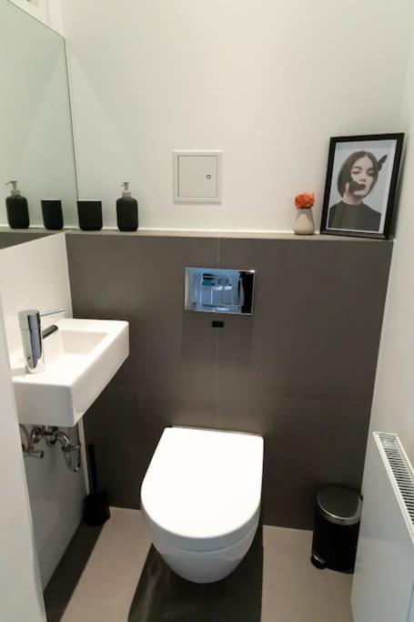 Franz 24 - Typical Viennese Apartment In The Heart Of Vienna Luaran gambar