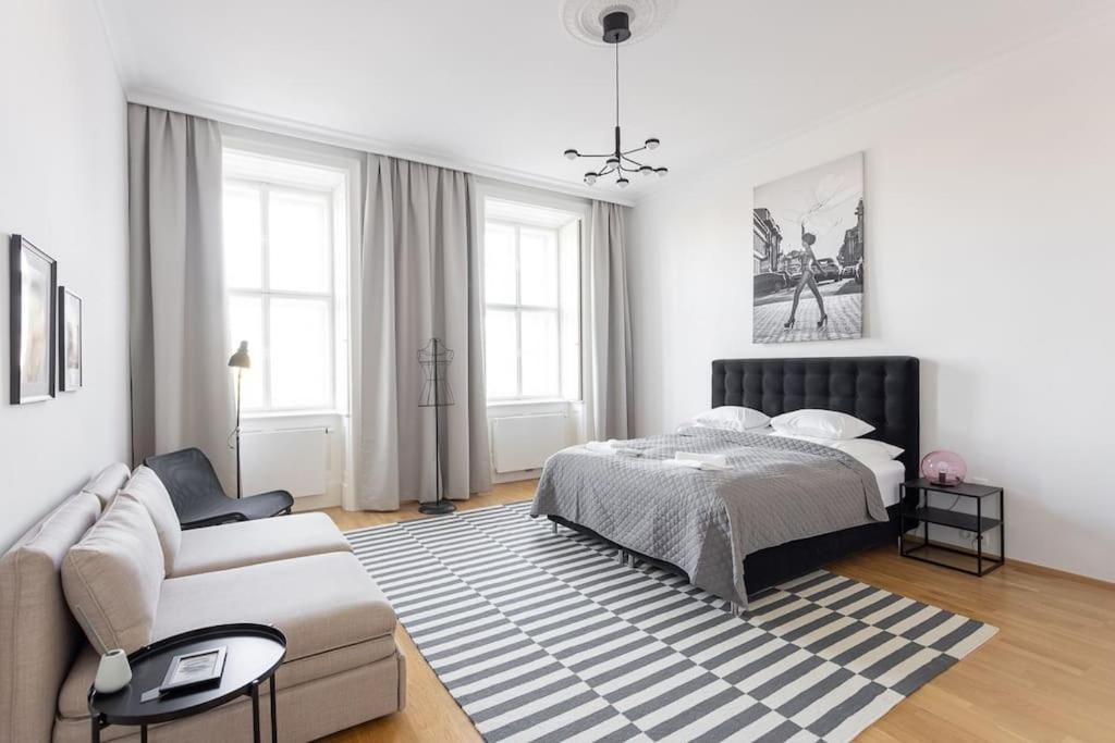 Franz 24 - Typical Viennese Apartment In The Heart Of Vienna Luaran gambar