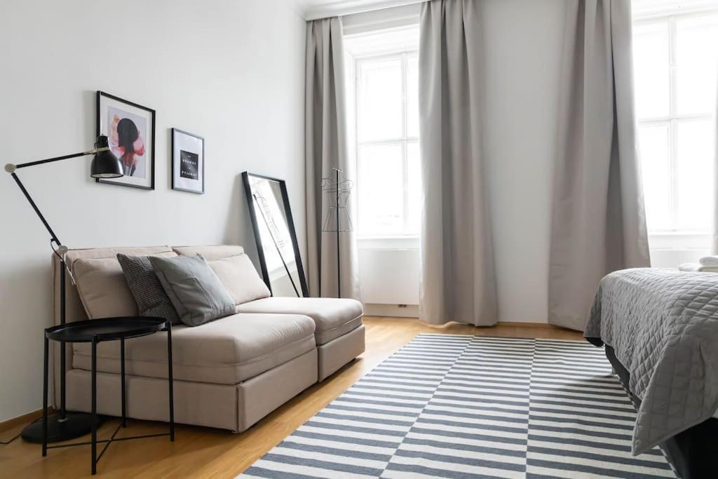 Franz 24 - Typical Viennese Apartment In The Heart Of Vienna Luaran gambar
