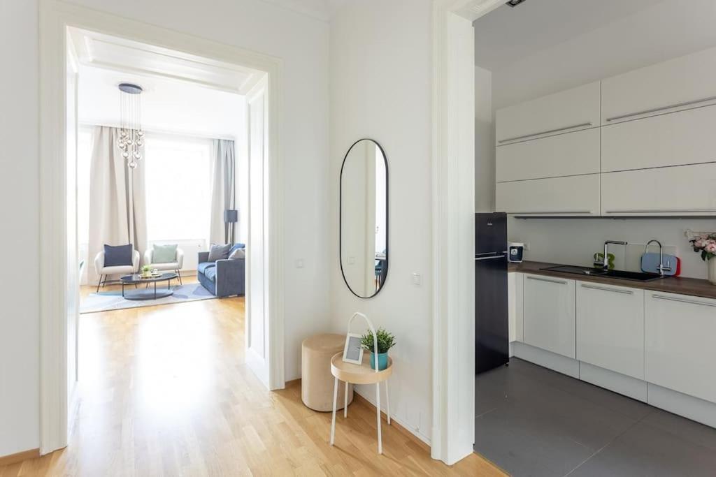 Franz 24 - Typical Viennese Apartment In The Heart Of Vienna Luaran gambar